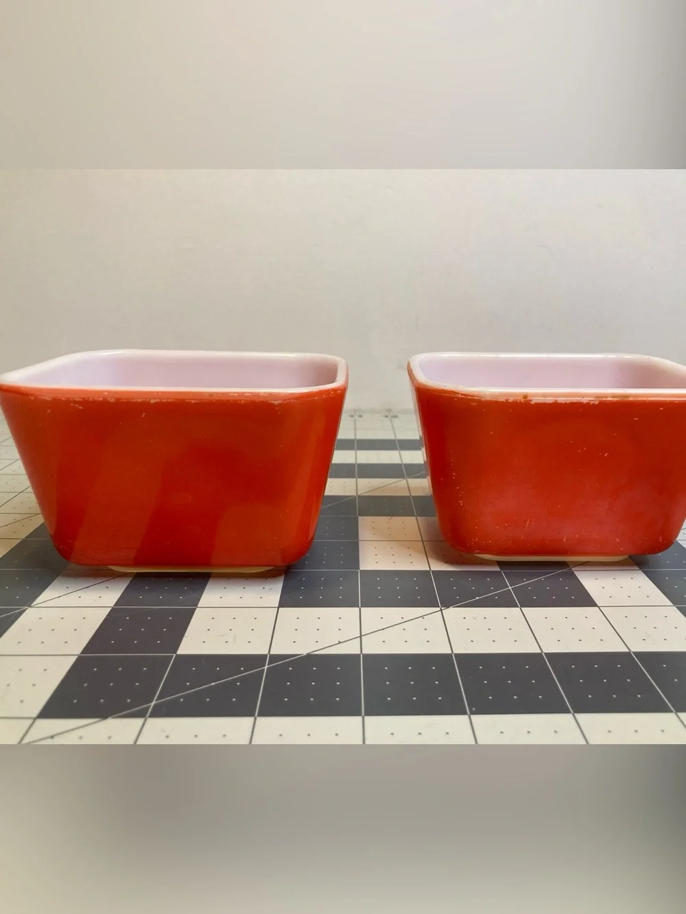 Pyrex vintage embossed